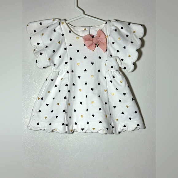 Isaac Mizrahi Other - Isaac Mizrahi White Dress with Heart Pattern and Pink Bow Size 0-3 months
